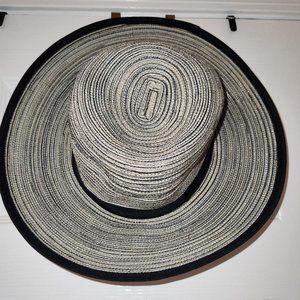 Solar Escape Gray Striped Sun Hat
